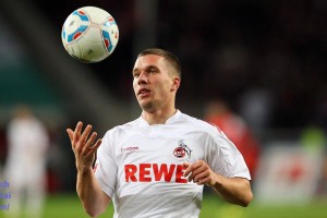 中超球队广州城因防疫政策调整推迟赴赛区，职业联赛面临新挑战