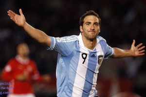 弗雷戴特王者归来！首战轰准三双率队取胜，上海男篮迎来新赛季定海神针