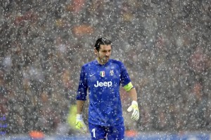 巴斯末节爆发定乾坤 韦伯斯特关键三分雪前耻 CBA双雄鏖战双双告捷