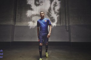 英超前瞻，利兹联深陷降级泥潭，维拉客场疲软难掩对决悬念