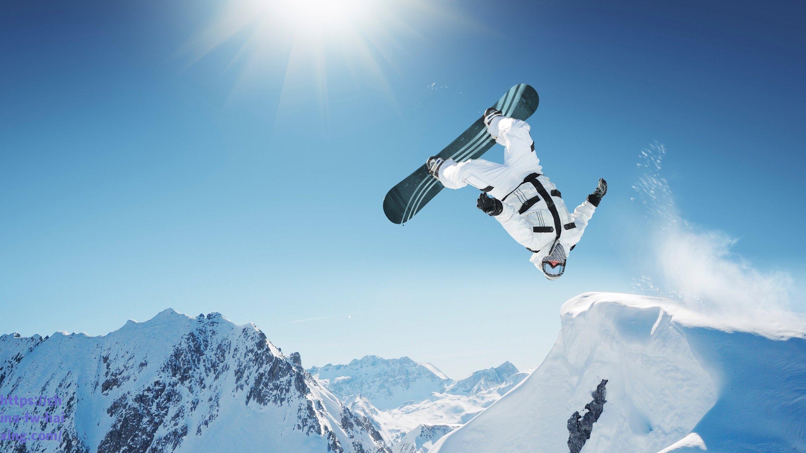 邮报独家，斯洛特战术新思路，索博右后卫角色或延续；麦卡请缨出战枪手关键战